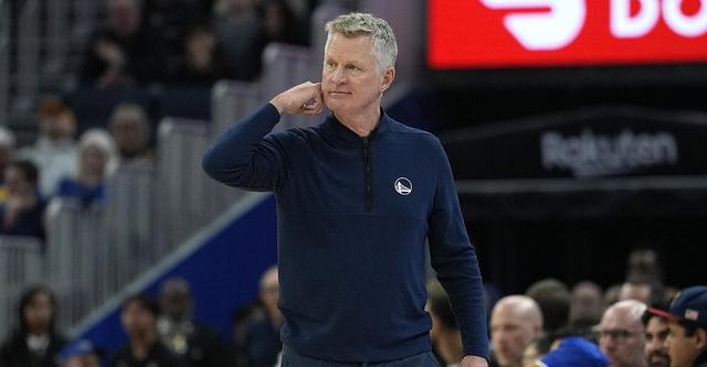 体育app-科尔：整支球队都希望阿德巴约留在场上追逐纪录 斯波没必要道歉