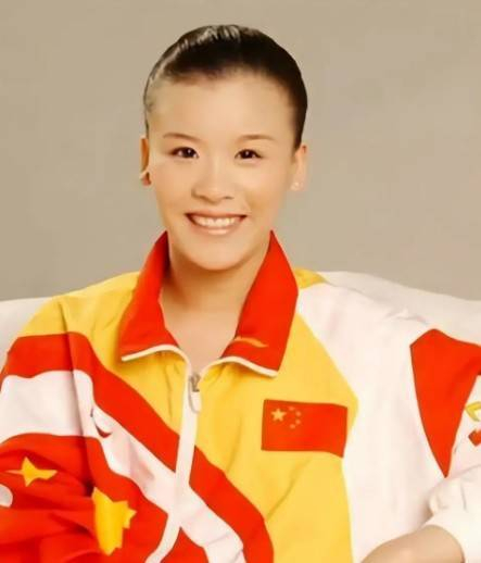 开云体育下载-瘫痪28年桑兰现状：45岁仍白皙漂亮，嫁资产千万老公，儿子已12岁|黄健|全运会|跳马|摘金|体操_新浪体育_新浪新闻